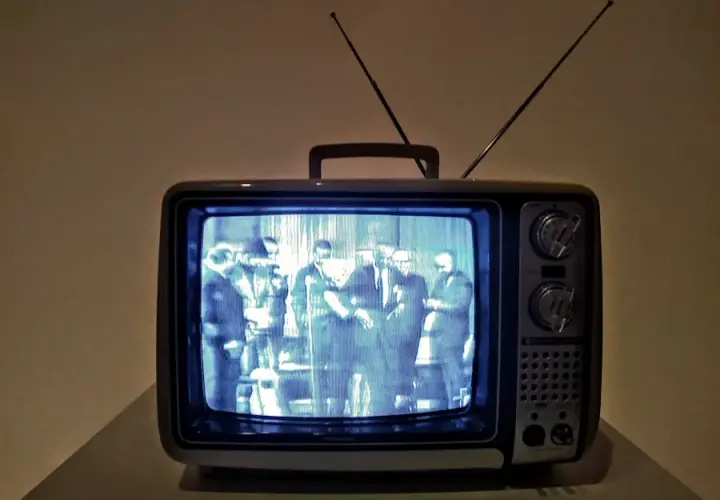 En qué año se inventó la tele y su impacto en la sociedad