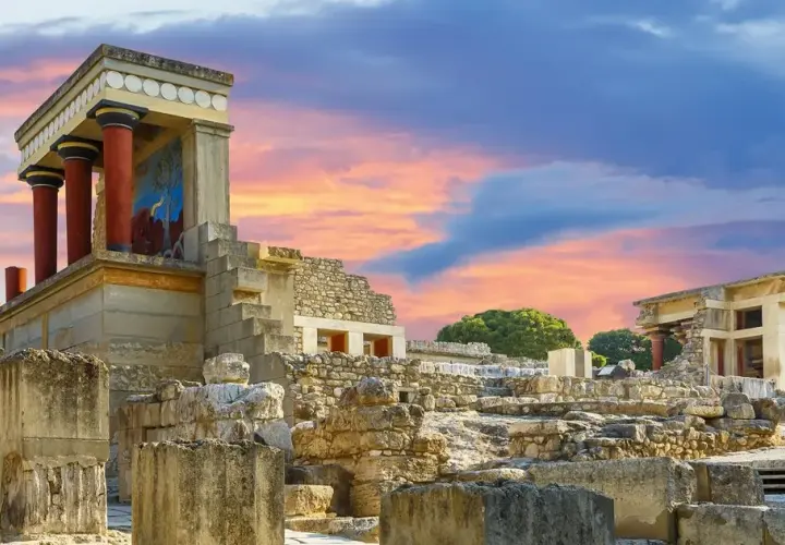 Quién descubrió el palacio de Cnosos y su impacto histórico en Creta