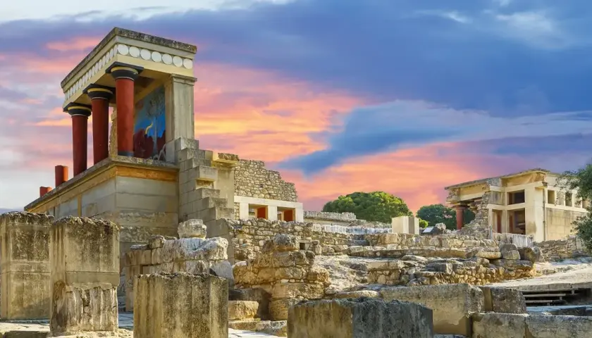 Quién descubrió el palacio de Cnosos y su impacto histórico en Creta